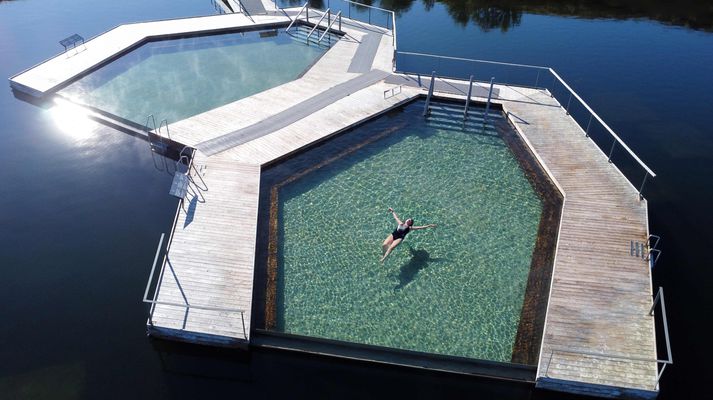 Vök Baths eru heitar náttúrulaugar þar sem gestir upplifa einstakan baðstað sem er samofinn náttúrunni.  Mynd/Vök Baths.