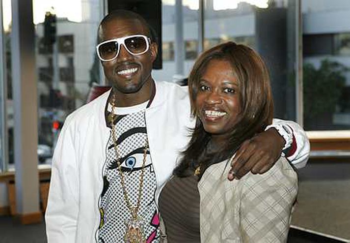 Kanye og móðir hans heitin, Donda West rithöfundur