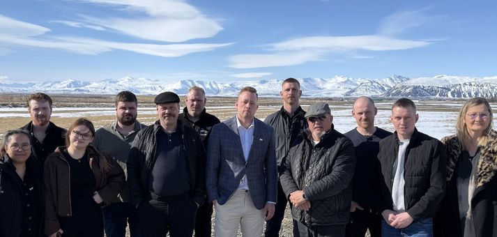 Frambjóðendur Miðflokksins í Hornafirði. Reynir Ásgeirsson, oddviti listans, stendur fyrir miðju.