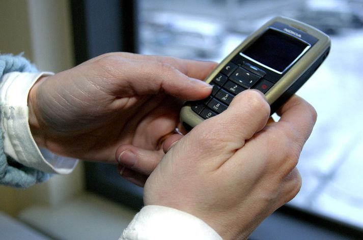 Textaskilaboðin, eða SMS skilaboðin, virðast koma úr síma í Gíneu Bissá.