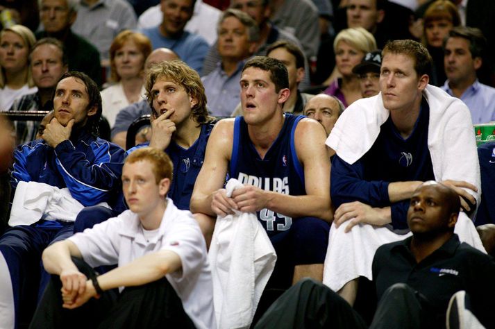 Shawn Bradley var lengi liðsfélagi þeirra Steve Nash og Dirk Nowitzki hjá Dallas Mavericks.