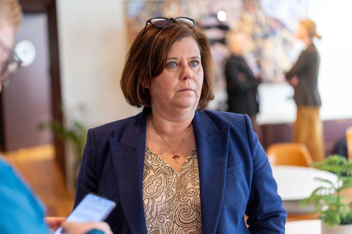 Fór ekki út úr húsi eftir af­sögnina