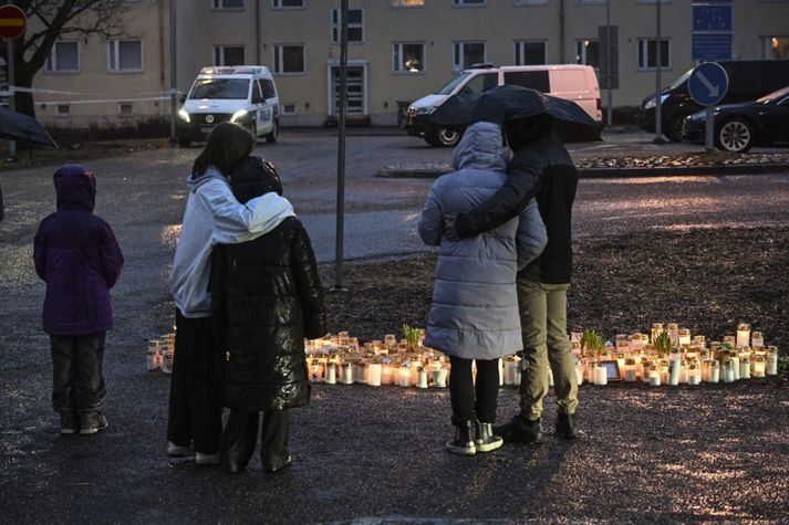 Tilkynnt var um árásina í Viertolan koulu í Vantaa, norður af Helsinki, klukkan 9:08 að staðartíma í gær.