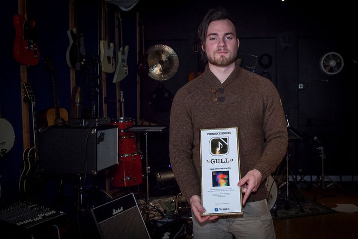 Ásgeir Trausti skráir sig á spjöld sögunnar sem fyrsti handhafi stafræns gulls.