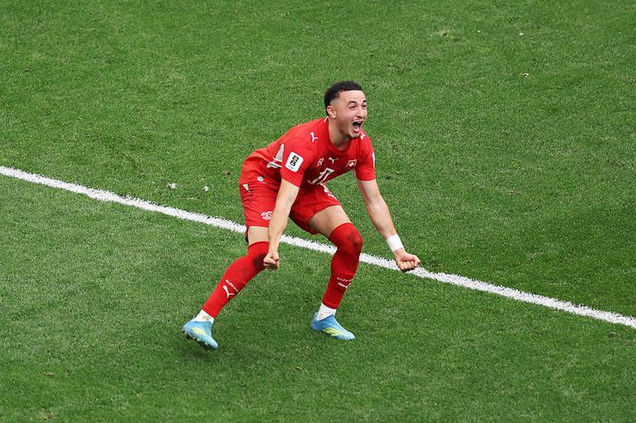 Switzerland v Colombia: Round of 16 - FIFA World Cup 2026 VANCOUVER, CANADA - JULY 07: Ruben Vargas #17 of Switzerland celebrates after scoring the fifth and winning penalty in a penalty shootout during the FIFA World Cup 2026 Round of 16 match between Switzerland and Colombia at BC Place Vancouver on July 07, 2026 in Vancouver, British Columbia, Canada. (Photo by Luke Hales/Getty Images)