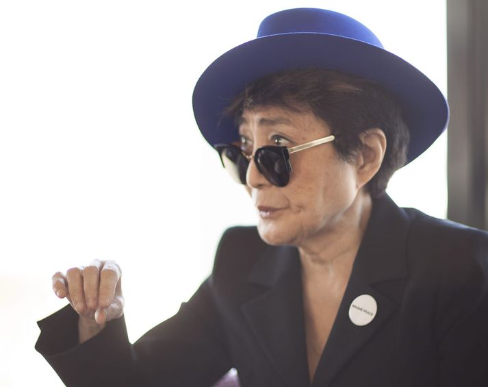 Friðarsúlan er útilistaverk eftir Yoko Ono.