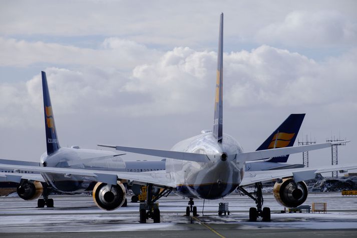 Töluverðar tafir eru á lendingu í Keflavík. 