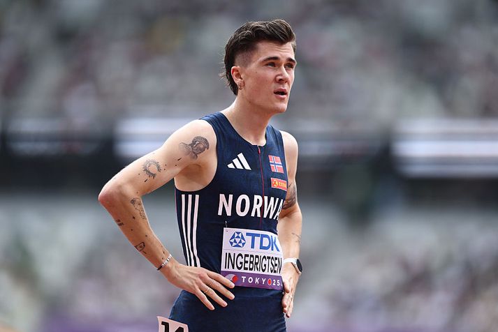 Jakob Ingebrigtsen vonsvikinn eftir hlaupið í Tókýó í dag.