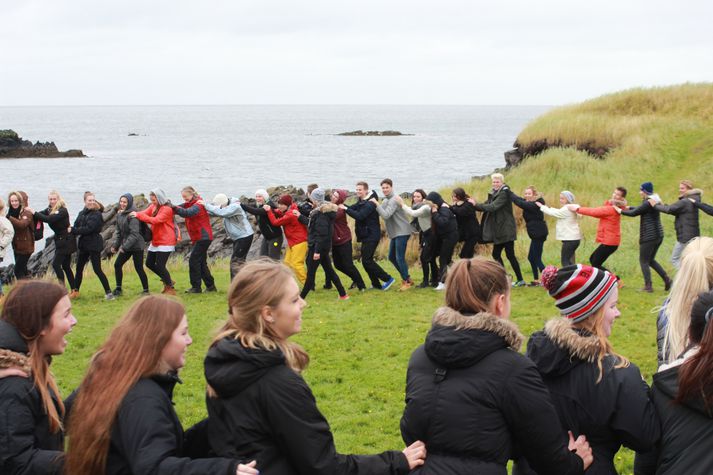 Nýnemum í Menntaskólanum við Sund var boðið í Viðey
