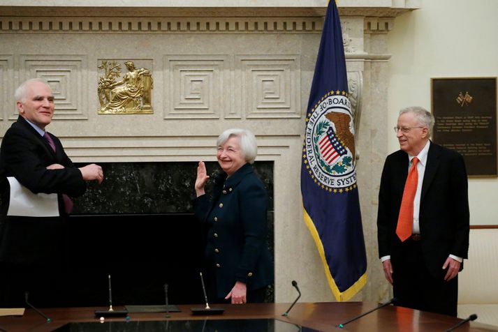 Janet Yellen sver hér eið sem formaður Seðalbanka Bandaríkjanna, Federal Reserve.