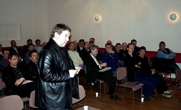Guðmundur Smári Guðmundsson útgerðarmaður lét í sér heyra á fundinum á Grundarfirði enda telur hann að loðnuveiðar séu að ganga að sjávarútveginum dauðum. Næsti fundur Hafrannsóknastofnunar verður á Höfn.
