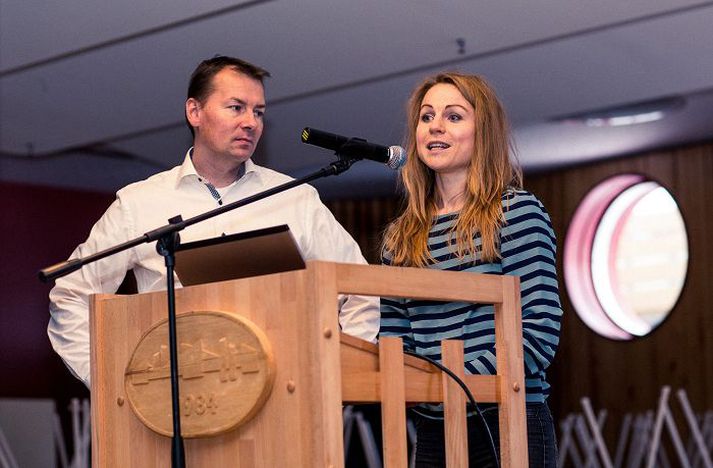 Thomas Mikkelsen og Elva Ósk Gylfadóttir, verkefnisstjóri, við setningu verkefnisins í Síðuskóla.