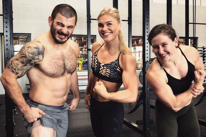 Katrín Tanja Davíðsdóttir með heimsmeisturum síðustu þriggja ára þeim Tiu-Clair Toomey og Mathew Fraser.