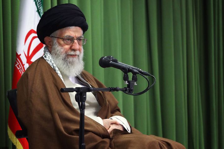 Ali Khamenei fundaði með nemendum í gær.