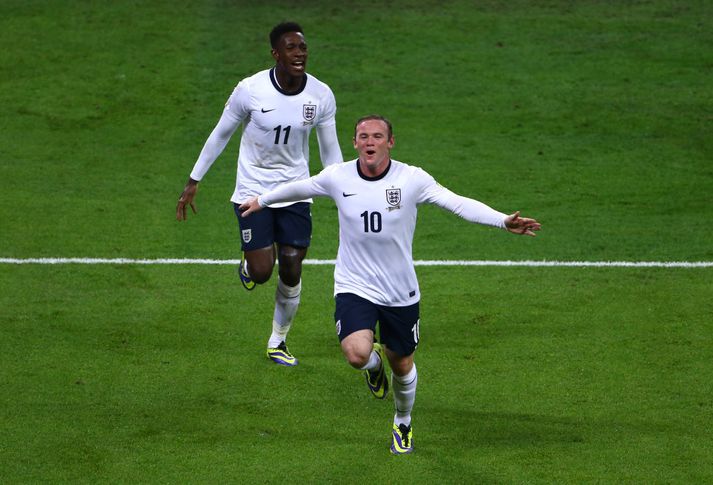 Rooney fagnar marki sínu í gær.
