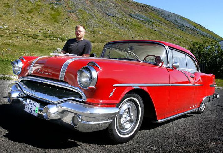 Elvar pantaði þennan Pontiac Chieftain, árgerð 1956, á eBay og borgaði 1,6 milljónir króna fyrir. 
