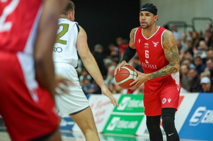 Kristófer Acox átti flottan leik þegar Valsmenn héldu sigurgöngu sinni áfram með sigri á Njarðvíkingum og fékk líka mikið lof í Körfuboltakvöldi.