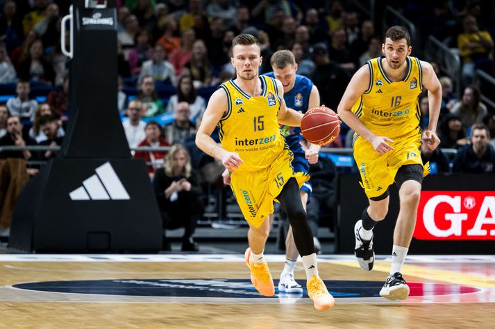 Martin Hermannsson og félagar í Alba Berlin áttu ekki í miklum vandræðum með að leggja Bonn að velli í kvöld.