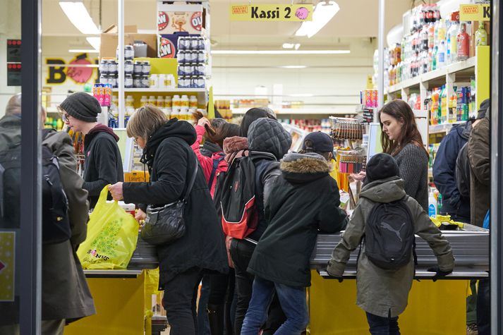 Hlutfall dagvöru í verslun erlendra ferðamanna hefur vaxið hratt undanfarið. 