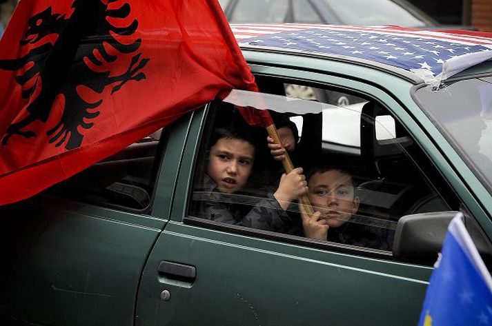 Sjálfstæði fagnað Tvö ár liðin frá sjálfstæði Kosovo.Nordicphotos7AFP