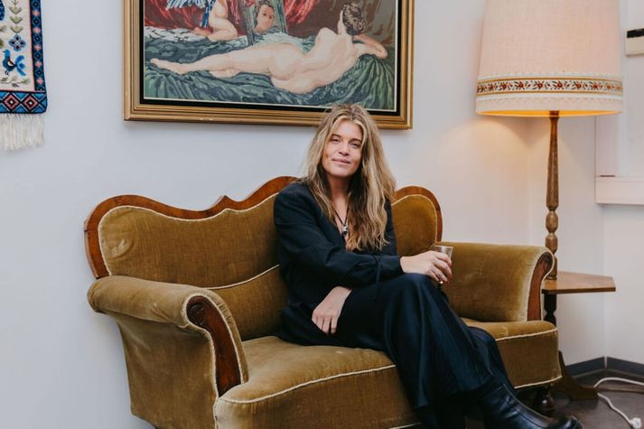 Það hefur mikið vatn runnið til sjávar frá því að Hringekjan opnaði fyrst í Þórönnutúni og Jana Maren Óskarsdóttir eigandi kom oft fram í fjölmiðlum til að útskýra fyrir fólki hvers vegna það væri sniðugt að selja og kaupa notuð föt. Eitthvað sem fólki finnst sjálfsagt í dag.