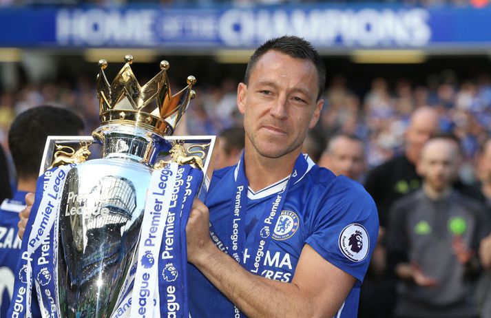 Terry varð Englandsmeistari með Chelsea í fimmta sinn árið 2017