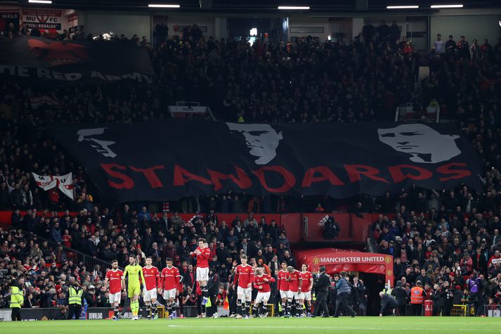 Manchester United v Aston Villa: The Emirates FA Cup Third Round MANCHESTER, ENGLAND - JANUARY 10: Manchester United players walk out for the Emirates FA Cup Third Round match between Manchester United and Aston Villa at Old Trafford on January 10, 2022 in Manchester, England. (Photo by Clive Brunskill/Getty Images)