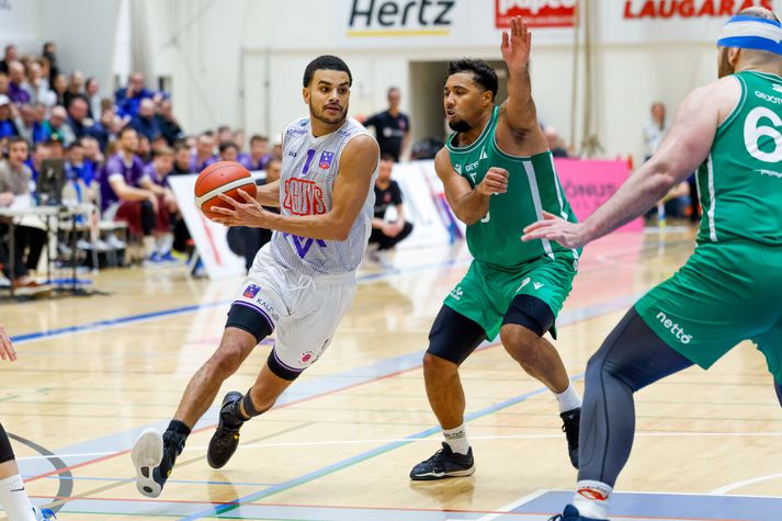 Justin James mun klæðast búningi Álftaness á nýjan leik.