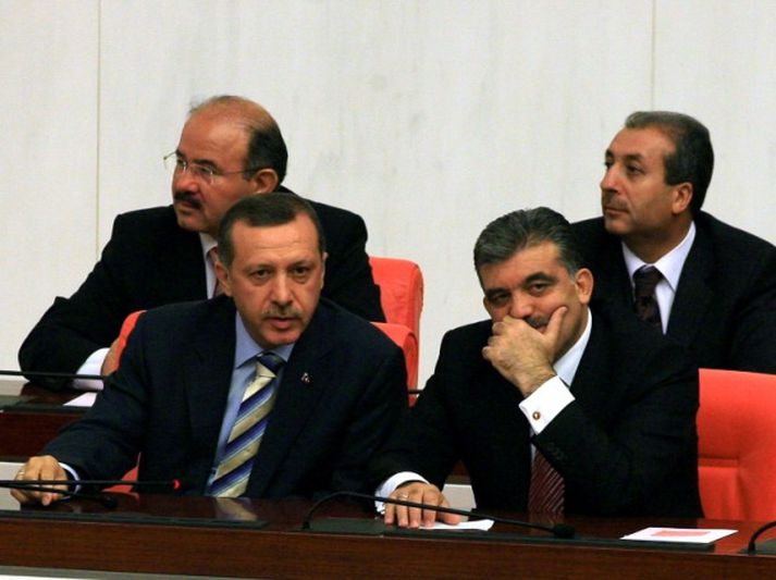 Recep Tayyip Erdogan forsætisráðherra til vinstri ásamt Abdullah Gul forseta Tyrklands.