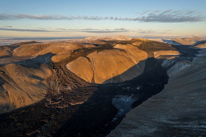 Náttúruvársérfræðingar á Veðurstofunni bíða eftir gögnum um aflögun, sem varpað gætu betra ljósi á aðstæður.