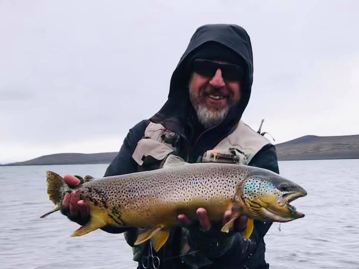 Veiðivötn er mikið sótt af veiðimönnum yfir sumarið. Atli Bergman með væann fisk úr vötnunum í sumar.