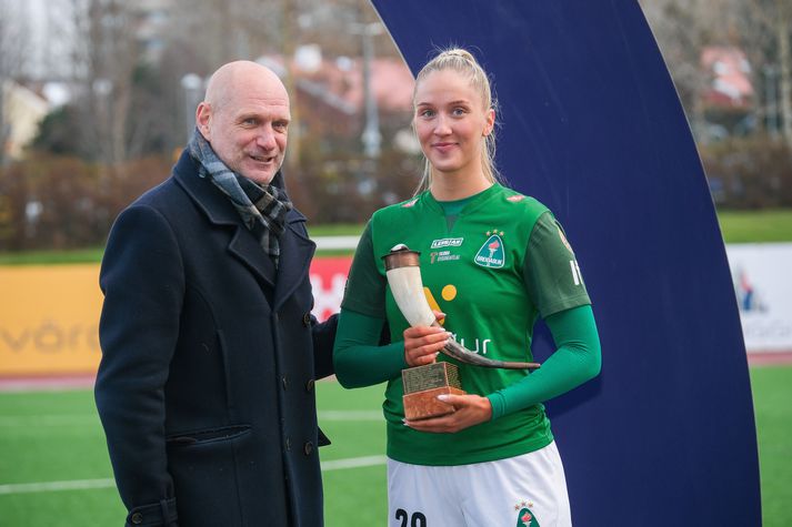 Birta Georgsdóttir ásamt Þorvaldi Örlygssyni, formanni KSÍ.