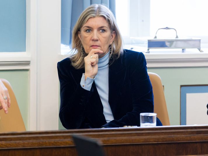 Hanna Katrín Friðriksson atvinnuvegaráðherra. Ráðuneytið vill breyta reglum um VS-afla eftir vísbendingar um að útgerðir nýti sér heimild sem átti að draga úr brottkasti fisks til að hagnast.
