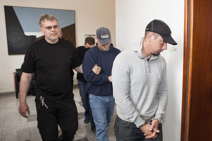 Mennirnir þrír ákváðu að taka sér frest fram í næstu viku til að lýsa sig annaðhvort seka eða saklausa.
Fréttablaðið/ernir