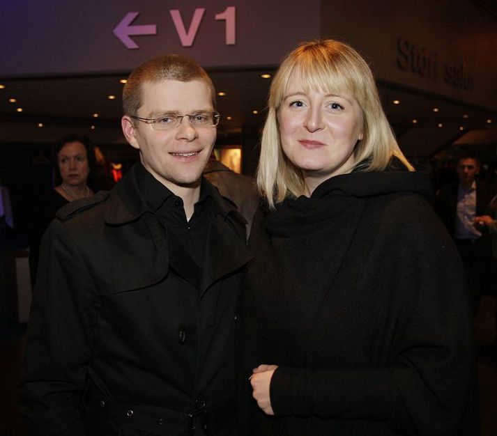 Jón og Guðrún brostu fyrir ljósmyndara.