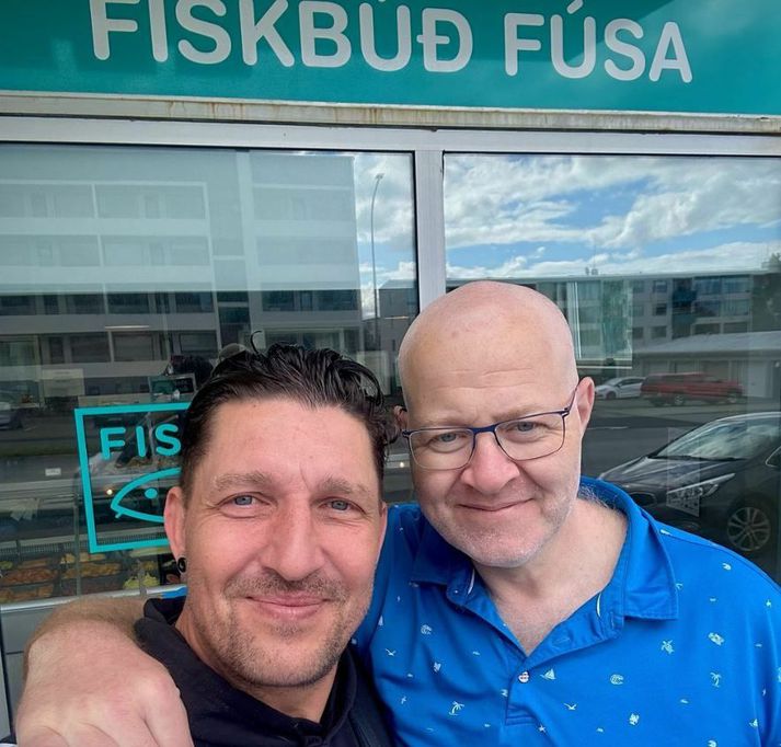 Stefan Kretzschmar og Sigfús Sigurðsson fyrir utan Fiskbúð Fúsa í Skipholtinu.