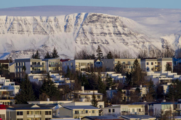 Banaslys hafa orðið í Esjunni, síðast fyrir um ári.