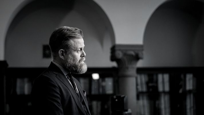 Flestir greinendur og markaðsaðilar eru á einu máli um að vaxtaákvörðun peningastefnunefndar miðvikudaginn 20. ágúst næstkomandi verði óspennandi enda megi slá því nánast föstu að vöxtum verði haldið óbreyttum í 7,5 prósent að þessu sinni.