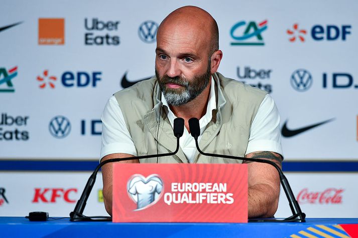 Arnar Gunnlaugsson gæti verið á leið með Ísland í HM-umspil í lok mars en þá má liðið ekki tapa gegn Úkraínu á morgun.