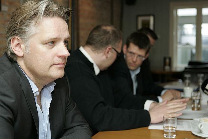 InDefence telur að axla eigi ábyrgð og takast á við vandamálið nú þegar í stað þess að fleyta vandamálunum á undan sér.