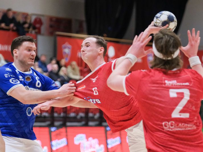 Valsmenn þurfa sigur í kvöld til að tryggja sér deildarmeistaratitilinn.