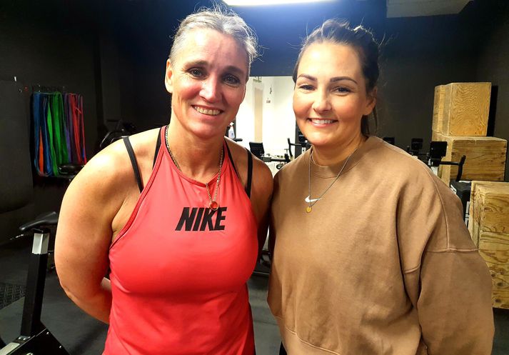 Anna Guðrún og þjálfari hennar, María Rún Þorsteinsdóttir hjá Crossfit Hengli í Hveragerði.