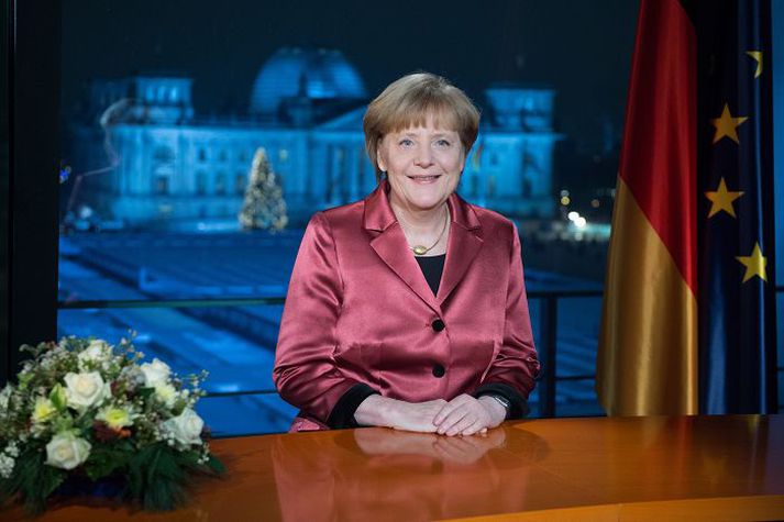 Afstaða Merkel til þátttöku Grikkja í evrusamstarfinu er sögð hafa breyst.