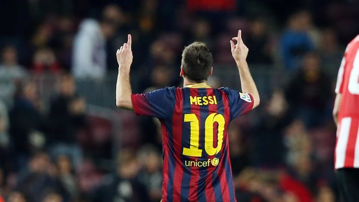 Lionel Messi fagnar sigurmarki sínu gegn Athletic Bilbao í gær.