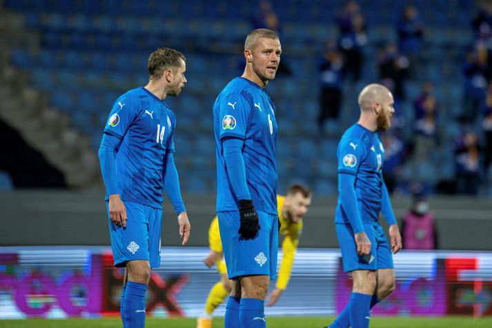 Ragnar Sigurðsson segir Kára Árnason sinn besta félaga í vörninni enda hafa þeir marga hildi háð saman og fagnað fræknustu sigrum í sögu íslenska landsliðsins.