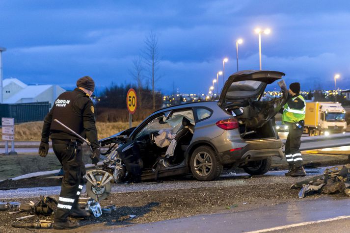 Bæjarráð Hafnarfjarðar lýsir yfir þungum áhyggjum vegna tíðra og alvarlegra slysa á Reykjanesbraut í Hafnarfirði. Á mánudag varð eitt slíkt.