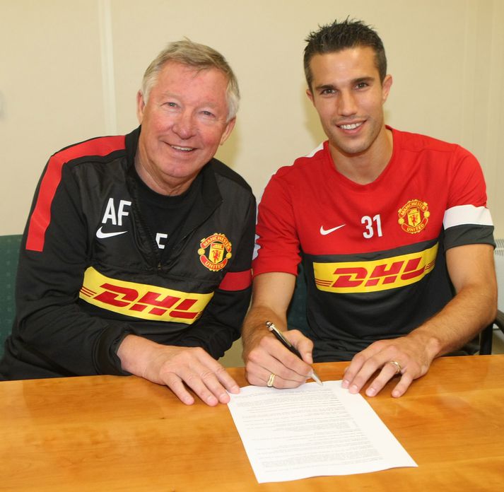 Sir Alex Ferguson og Robin van Persie við undirritun samnings þess síðarnefnda við Manchester United.