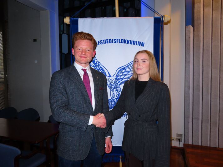 Júlíus Viggó, fráfarandi formaður, og Alda María, nýr formaður Heimdallar. 