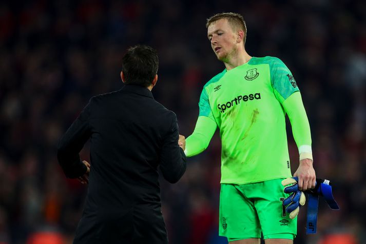 Pickford stendur með sínum manni