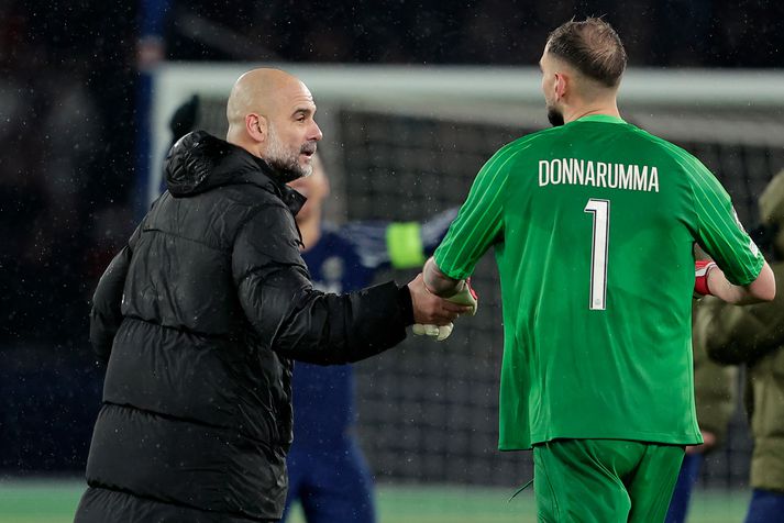 Guardiola ræðir við Donnarumma í janúar á þessu ári. 